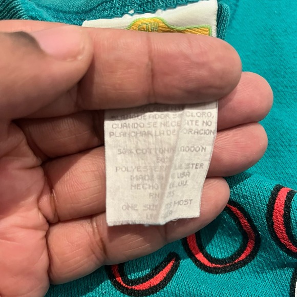 The Disney Store‎ Vintage Women's  Small Medium Larger Long-Sleeve Sweater USA - Picture 4 of 13